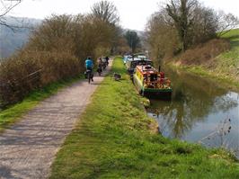 The tranquil Kennet & Avon canal