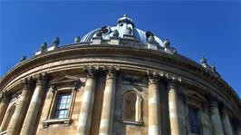 The Radcliffe Camera, am Oxford University building constructed in 1737 and currently used to house the Radcliffe Science Library.  It has featured in films like the Golden Compass and Young Sherlock Holmes