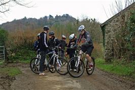 A short rest on the climb from Mill Leat towards Ridgey Cross