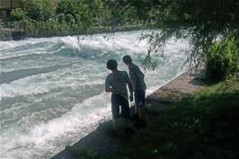 On the banks of the River Aare near the HEP outflow at Interlaken