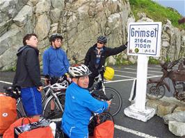 Group photo on the Eastern side of Grimsel Pass