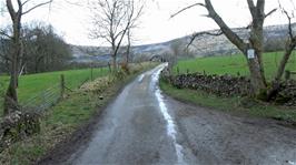 Hollowford Road, Castleton, leading to the Google-recommended shortcut over Barker Bank