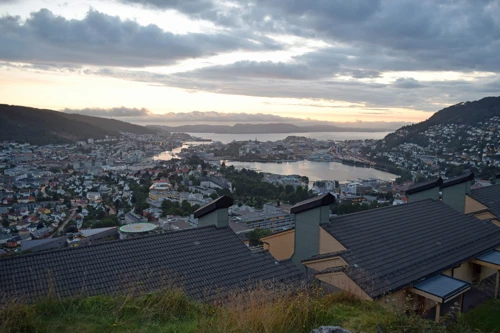 09 Aug 2017 · Norway: Day 2: Gatwick to Bergen YH
