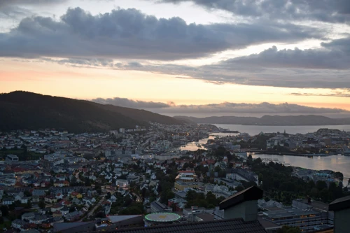 09 Aug 2017 · Norway: Day 2: Gatwick to Bergen YH