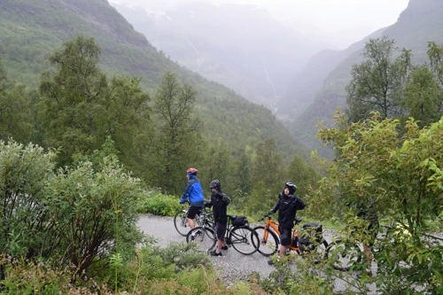 12 Aug 2017 · Norway: Day 5: Mjølfjell to Sogndal YH