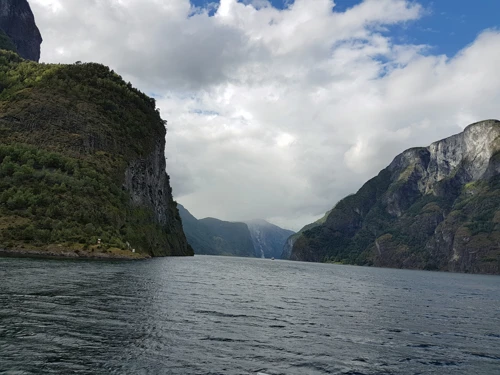 12 Aug 2017 · Norway: Day 5: Mjølfjell to Sogndal YH