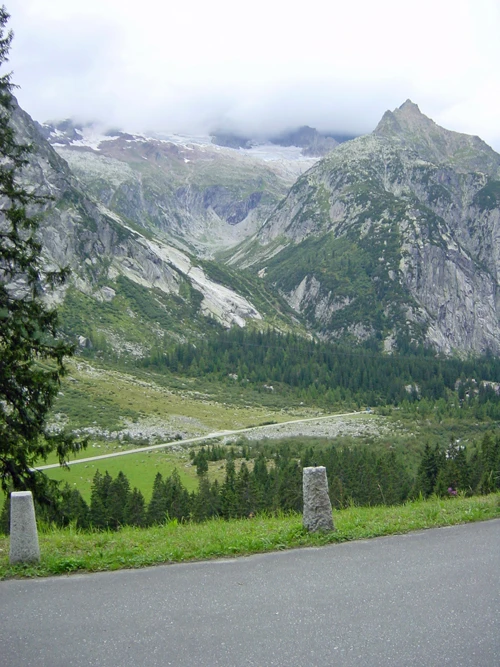 26 Aug 2002 · Switzerland: Day 9 Brienz to Hospental YH