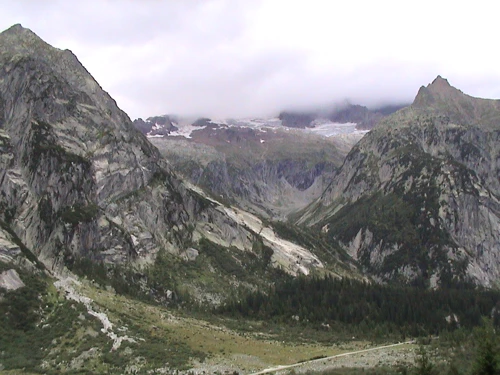 26 Aug 2002 · Switzerland: Day 9 Brienz to Hospental YH