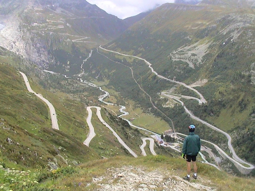 26 Aug 2002 · Switzerland: Day 9 Brienz to Hospental YH