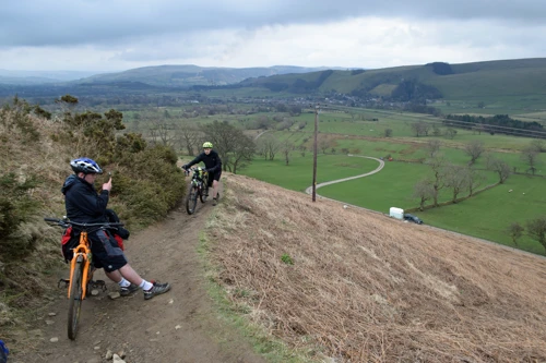 01 Apr 2018 · Peak District: Day 3: Eyam to Edale YH
