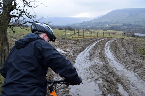 01 Apr 2018 · Peak District: Day 3: Eyam to Edale YH