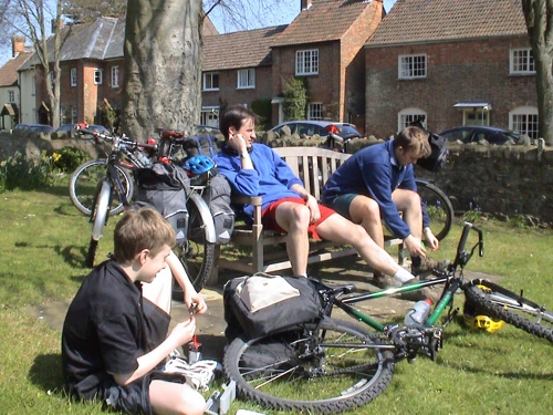 09 Apr 2004 · Somerset Levels: Day 1 Home to Street YH