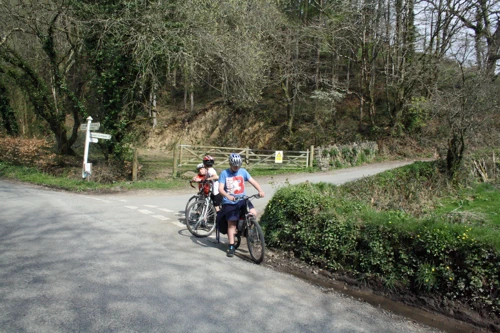 Arriving in the Yeo Valley near Lower Loxhore