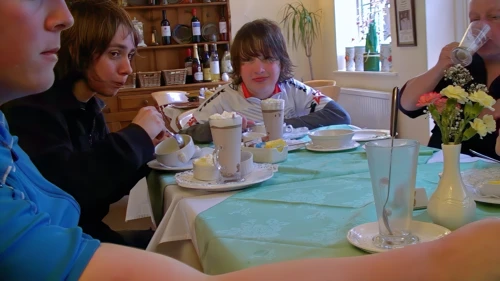 Welcome refreshments and shelter from the rain in The Marshmallow Tearooms, Moreton-in-Marsh