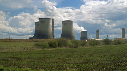 Didcot Power Station from the path near Sutton Courtenay