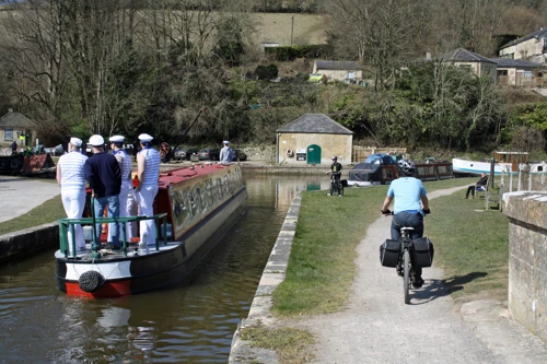 The Happy Barge continues over Dundas Aqueduct