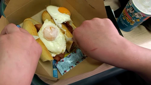 Lawrence's tasty meal, costing just £4.50, prepared by the Travelling Chef on board our 15:49 train from Taunton to Newton Abbot