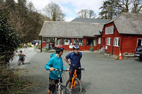 Leaving Badgers Holt Café, Dartmeet