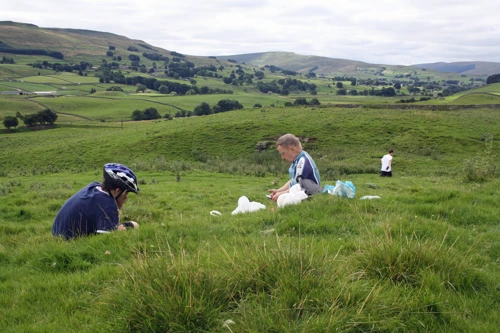 Lunch at Camshouse Pasture, Wensleydale, between Hardraw and Bainbridge
