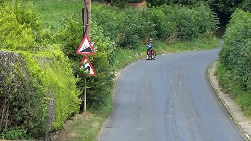 An unwelcoming warning sign just beyond Egton Bridge.