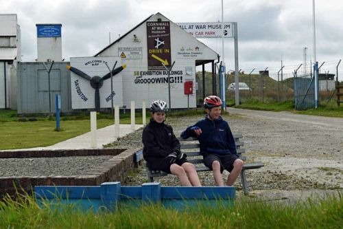 13 Apr 2017 · North Cornwall Coast: Day 1: Home to Tintagel YH