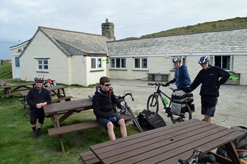 14 Apr 2017 · North Cornwall Coast: Day 2: Tintagel to Treyarnon YH