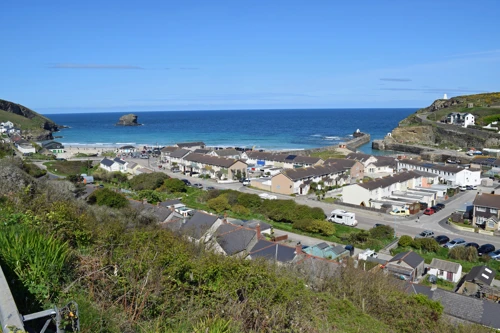 16 Apr 2017 · North Cornwall Coast: Day 4: Perranporth to Land's End YH