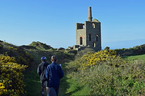 16 Apr 2017 · North Cornwall Coast: Day 4: Perranporth to Land's End YH