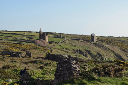 16 Apr 2017 · North Cornwall Coast: Day 4: Perranporth to Land's End YH