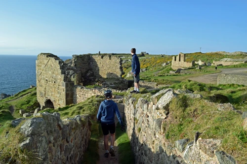 16 Apr 2017 · North Cornwall Coast: Day 4: Perranporth to Land's End YH