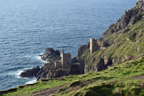 16 Apr 2017 · North Cornwall Coast: Day 4: Perranporth to Land's End YH