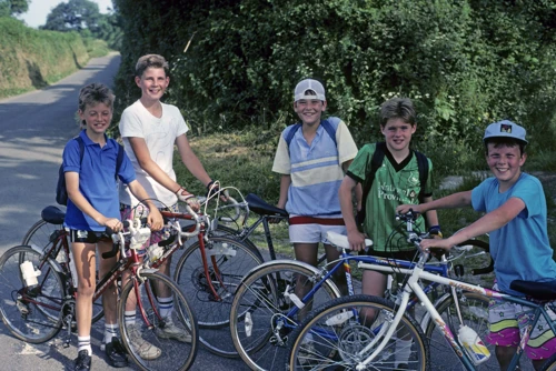 18 Jun 1989 · Broadhempston