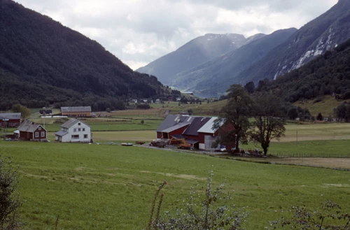 28 Aug 1989 · Norway: Day 13 Viksdalen to Balestrand