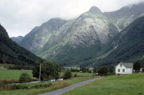 28 Aug 1989 · Norway: Day 13 Viksdalen to Balestrand
