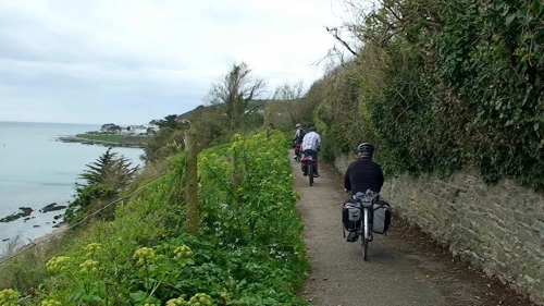 Following the coast path from Plaidy to Looe, 14.3 miles into the ride