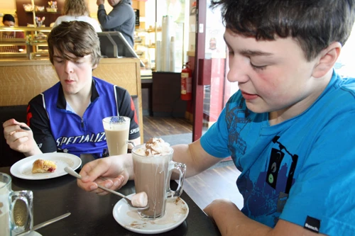 Ash and Lawrence enjoying Nile's bakery / café near St Austell