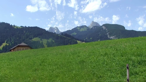 Fabulous Swiss scenery at Grubenstrasse, Gstaad, as we continue along Route 9