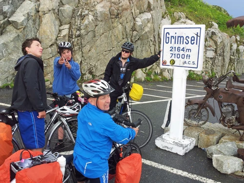 Group photo on the Eastern side of Grimsel Pass
