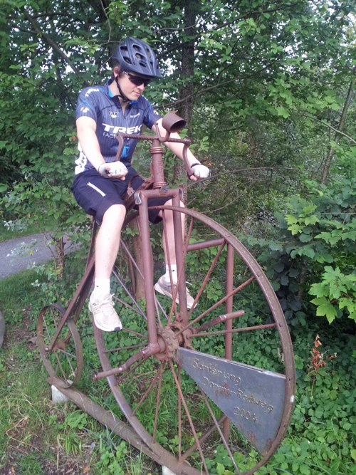 Ash goes retro at the Sculpture Park on the banks of the River Reuss, right beside Route 9